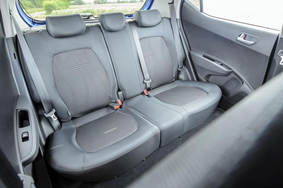 Интерьер Hyundai i10 2016 года  (UK) (фото 35 из 41)